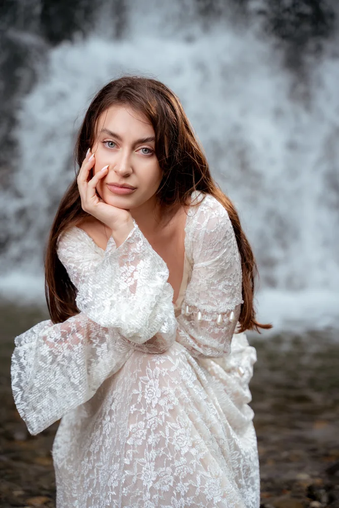 Край водопада — портрети, кадър 4