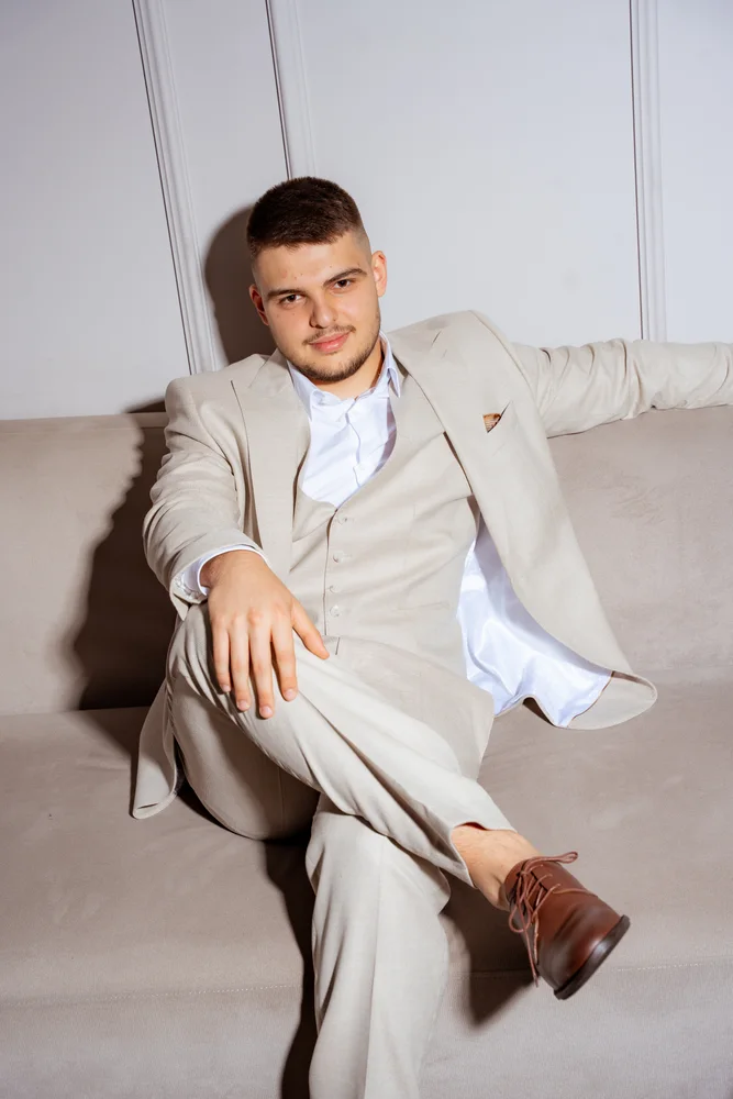 Студийна бална сесия, кадър 14