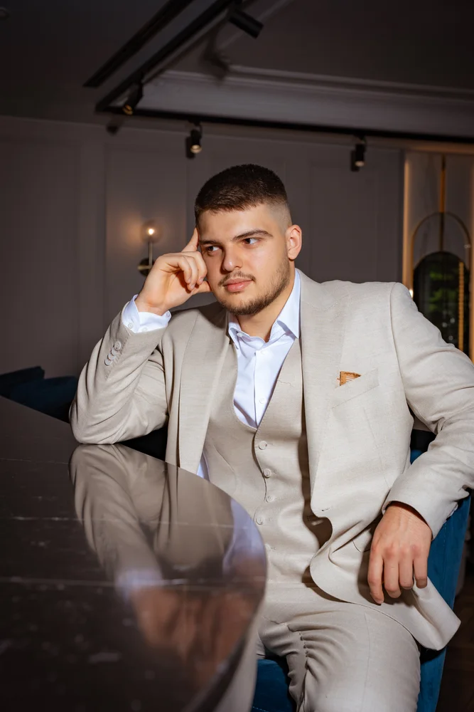 Бал — портрети на локация, кадър 3
